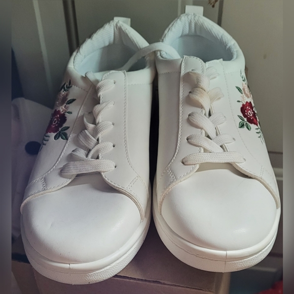 White floral sneakers - Picture 4 of 5